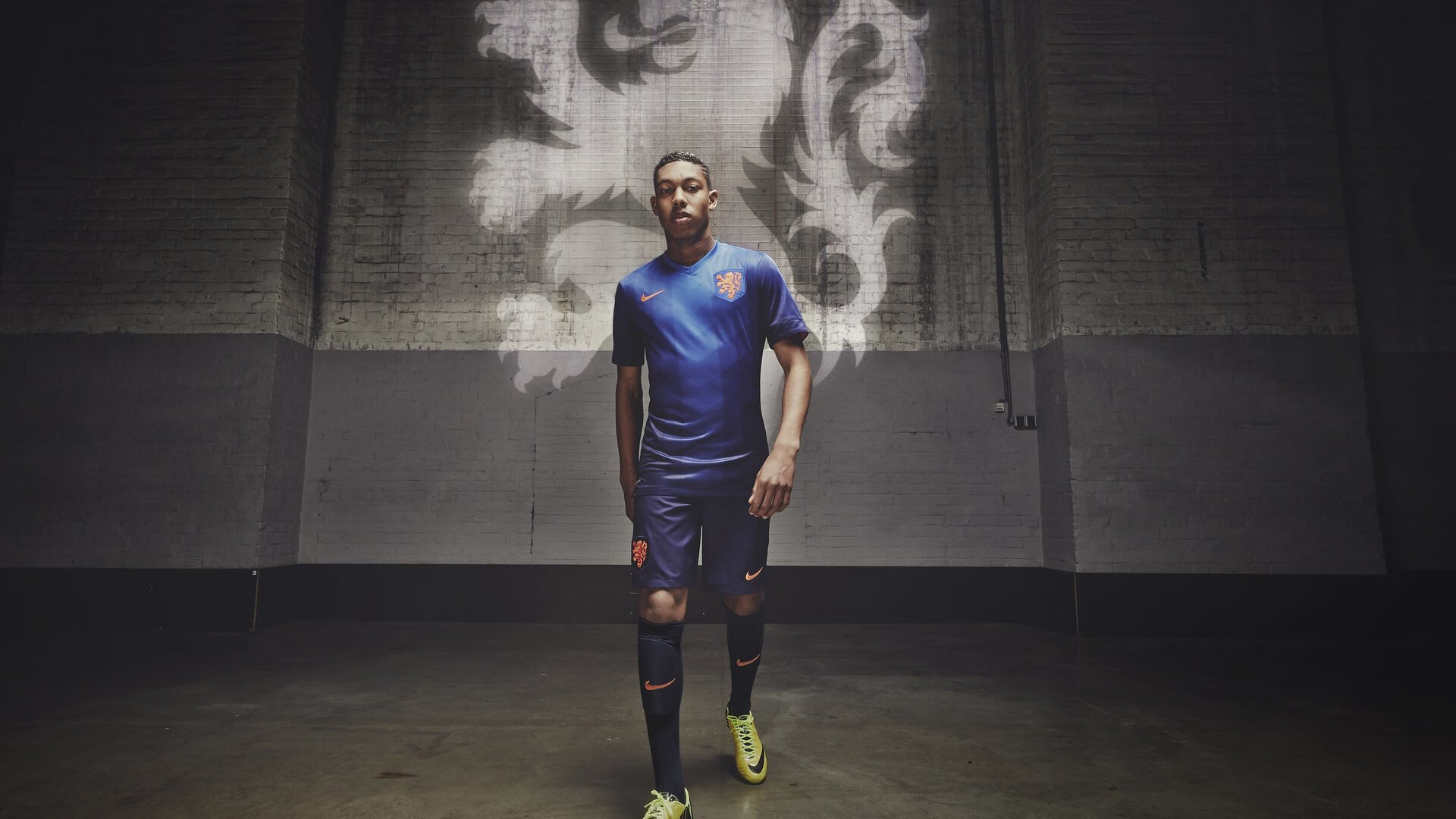 “马科斯·莫奇的全能防守，帮助阿根廷美洲狮队实现全球崛起”